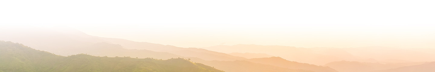 Une série de collines vallonnées