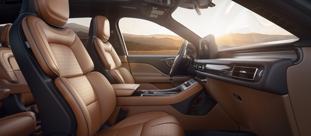 Les sièges avant Perfect Position du VUS Lincoln Aviator® Black Label® dans la thématique Flight 2027