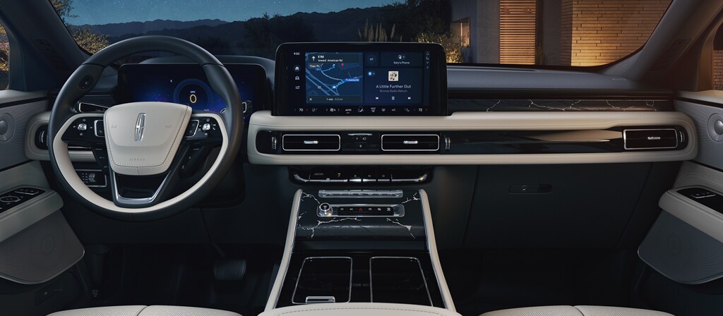 Le tableau de bord complet d’un Lincoln Aviator Black Label® 2027 avec le thème intérieur Moonbeam