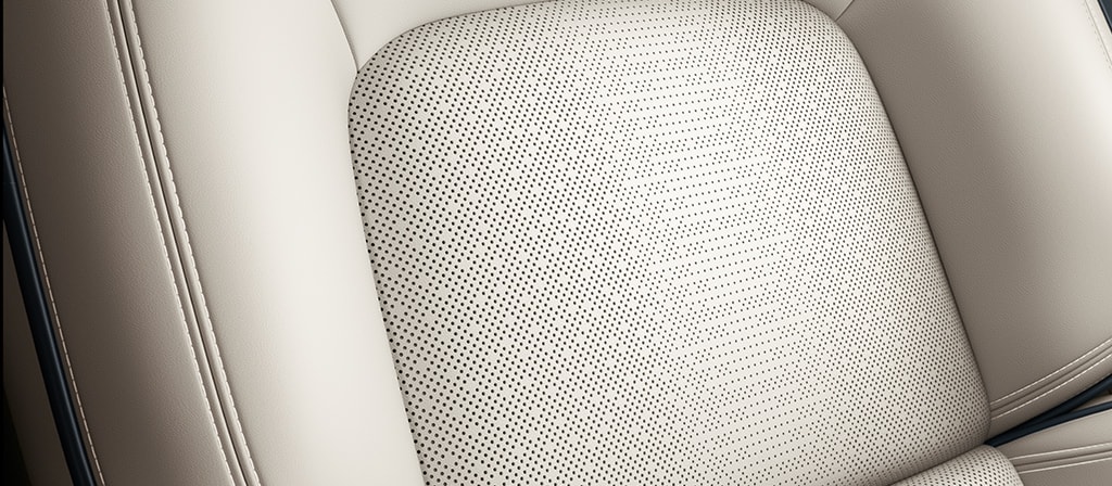 Matériaux luxueux d’un VUS Lincoln Black Label Aviator® 2026 avec le thème intérieur Moonbeam