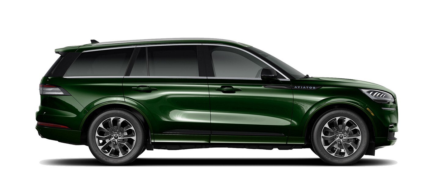 Un modèle Lincoln Aviator® Grand Tourisme 2023 est présenté dans la couleur extérieure vert doré