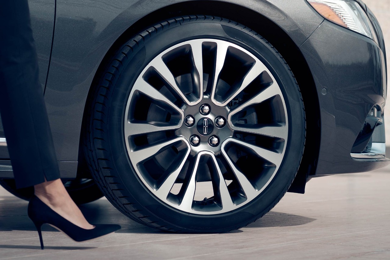 Les pneus assurent la traction