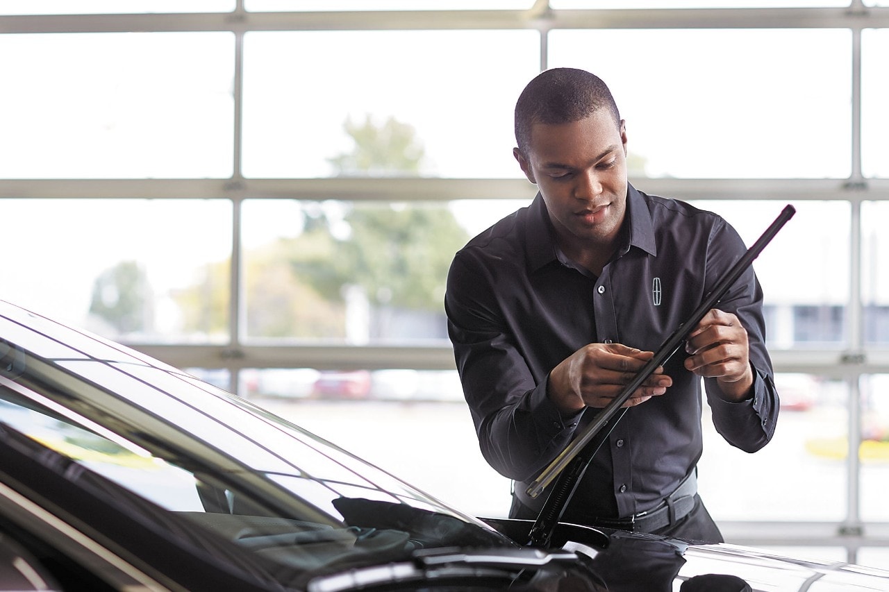 See clearly with wiper blades