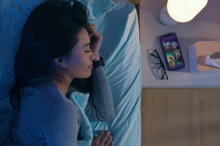 Une femme qui dort en toute tranquillité