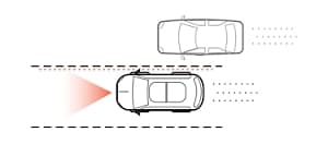 Image d’un véhicule dépassant un autre véhicule sur une autoroute