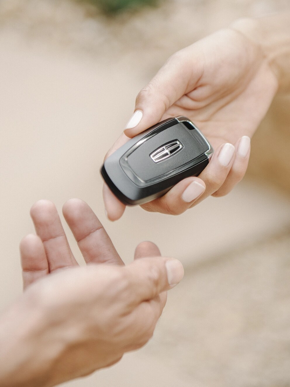 Le porte-clés d’un véhicule Lincoln.