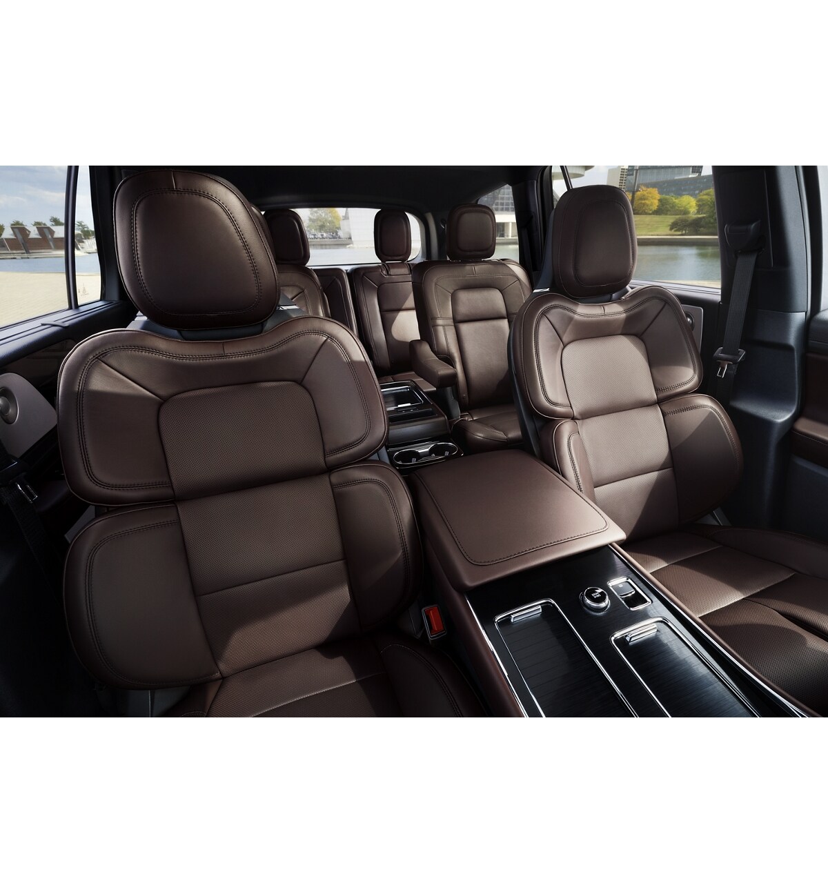 Les sièges intérieurs d’un Lincoln Aviator 2025 sont illustrés