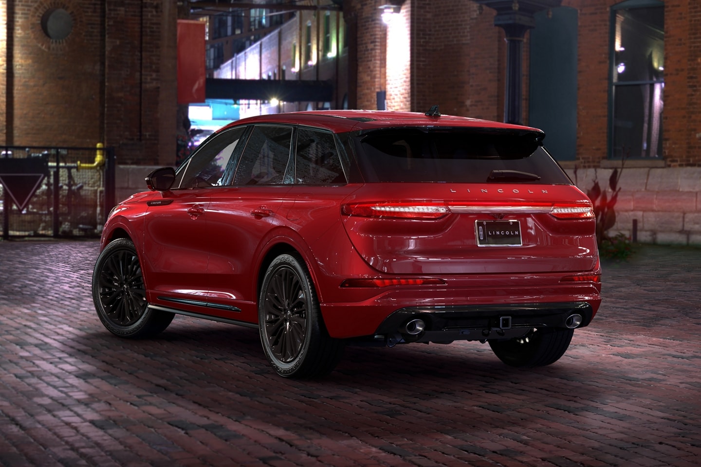 Modèle Lincoln Corsair Première 2025 est présenté avec l’ensemble décor Jet en option