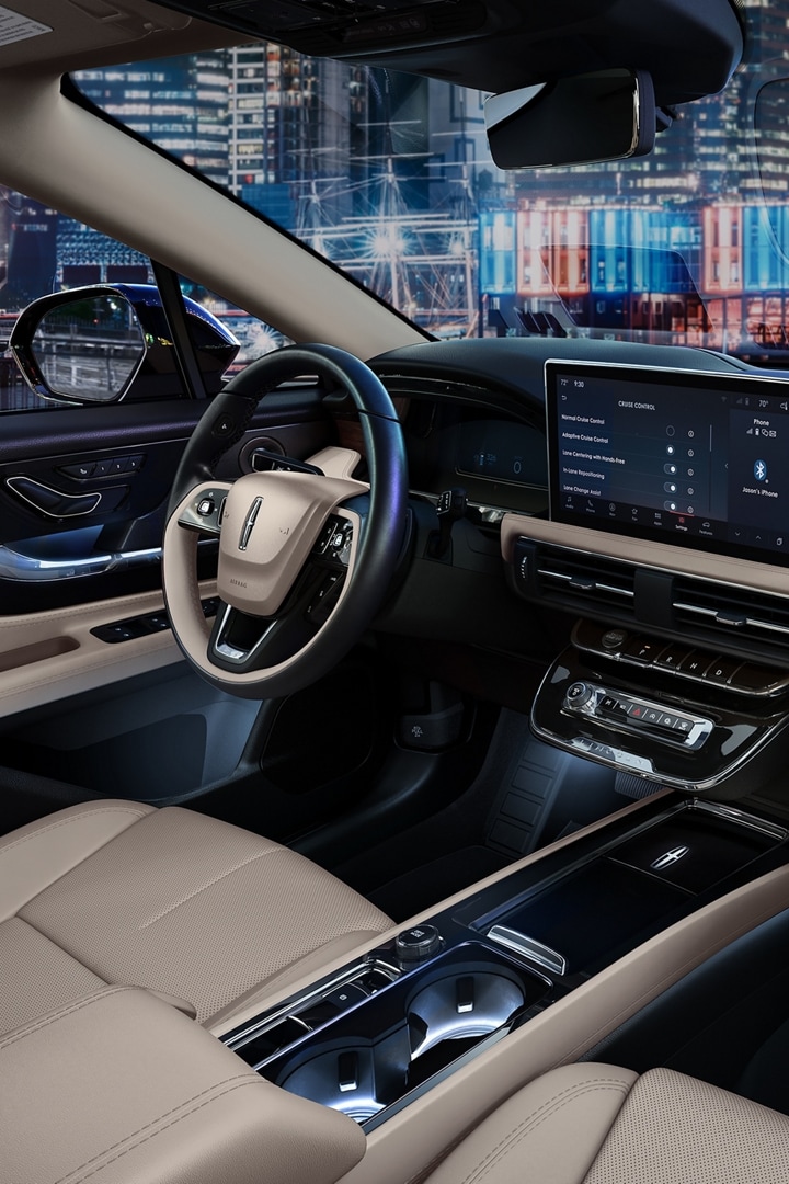 L’intérieur d’un Lincoln Corsair Ultra 2025 est présenté avec un intérieur en couleur truffe fumée