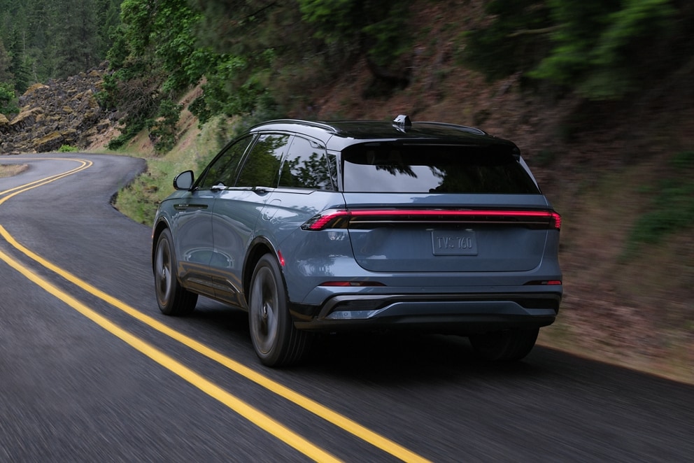 Les feux arrière à DEL d’un Lincoln Nautilus 2026